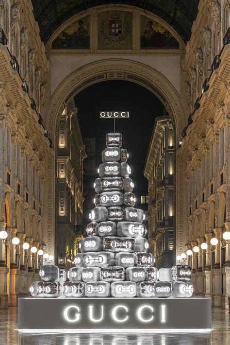 gucci christmas tree milan|Climate Activists Target Gucci’s Christmas Tree in Milan .